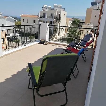 3 Bedroom 2 Bathroom Spacious With Communal Pool * Polis
