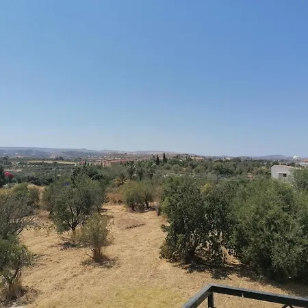 3 Bedroom 2 Bathroom Spacious With Communal Pool Апартаменты Полис